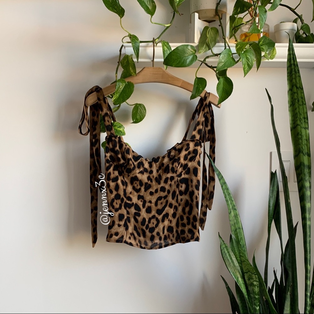 ❌[SOLD]❌Reformation Blanca Top || Leopard 🐆 - Picture 15 of 16